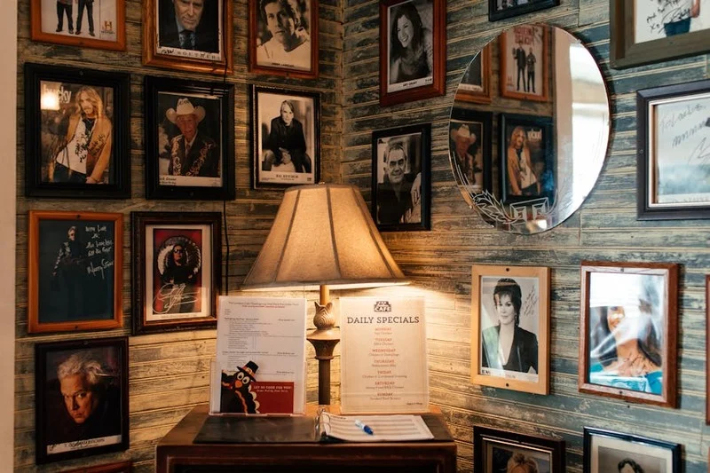 Cozy interior of Trattoria del Cuore