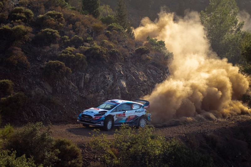Dirt Rally Xtreme rally car sliding through mud