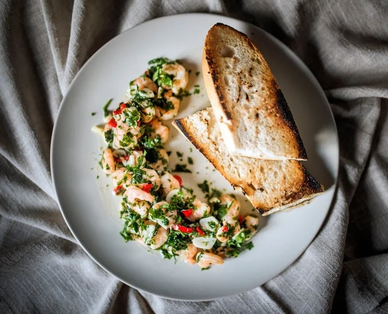 Sissende Gambas al Pil Pil met knoflook en chilipeper